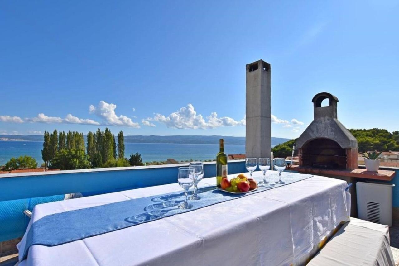 Apartment Rene Omis Bagian luar foto